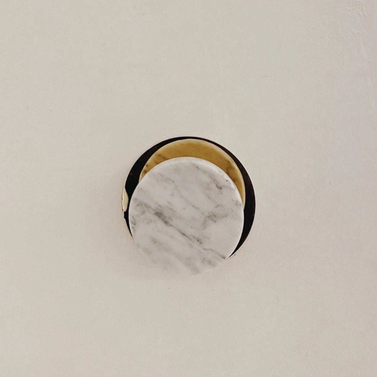 Perchero  Mármol Carrara + Bronce 8 días hábiles