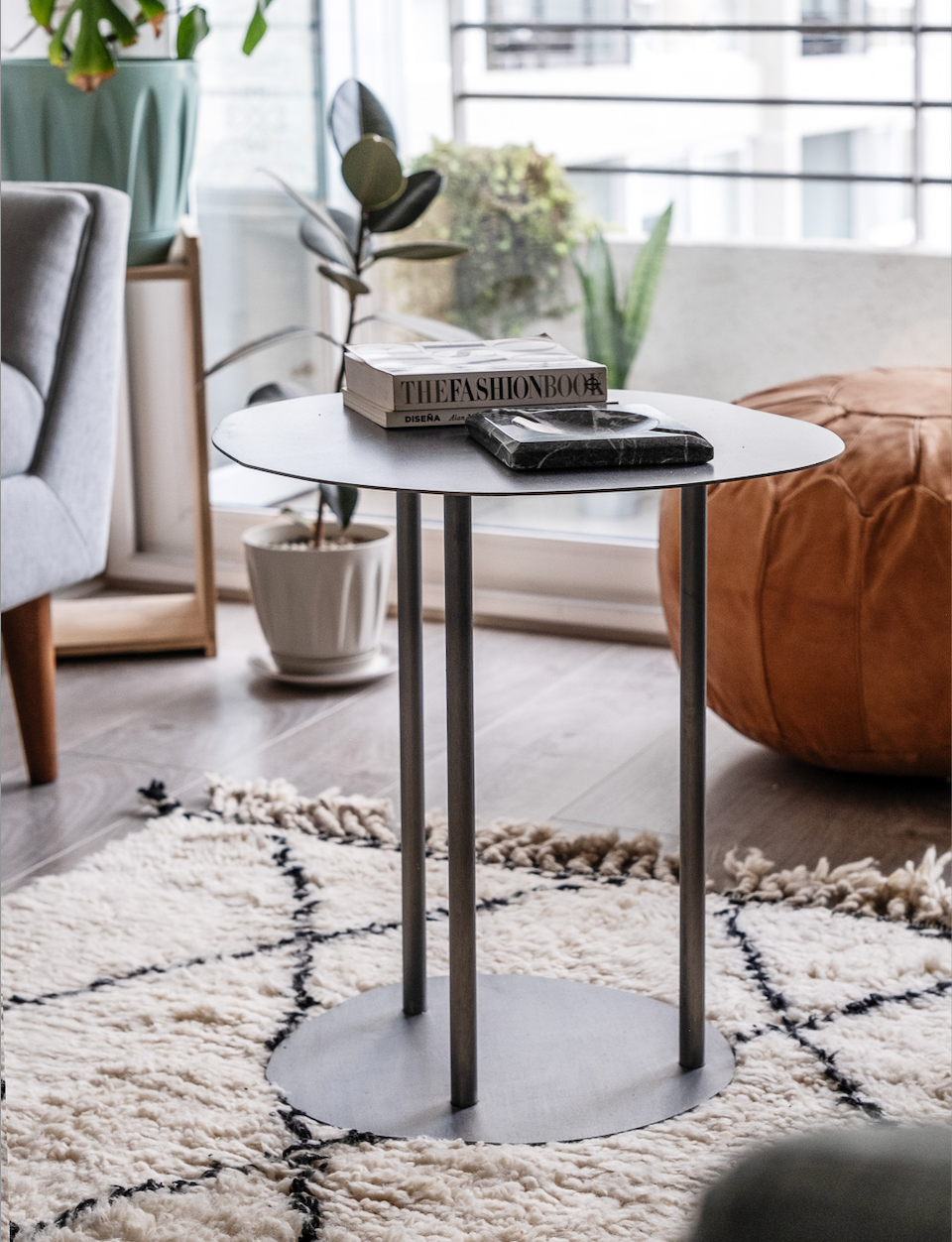 Mesa Auxiliar Ñ Plata Pre Order