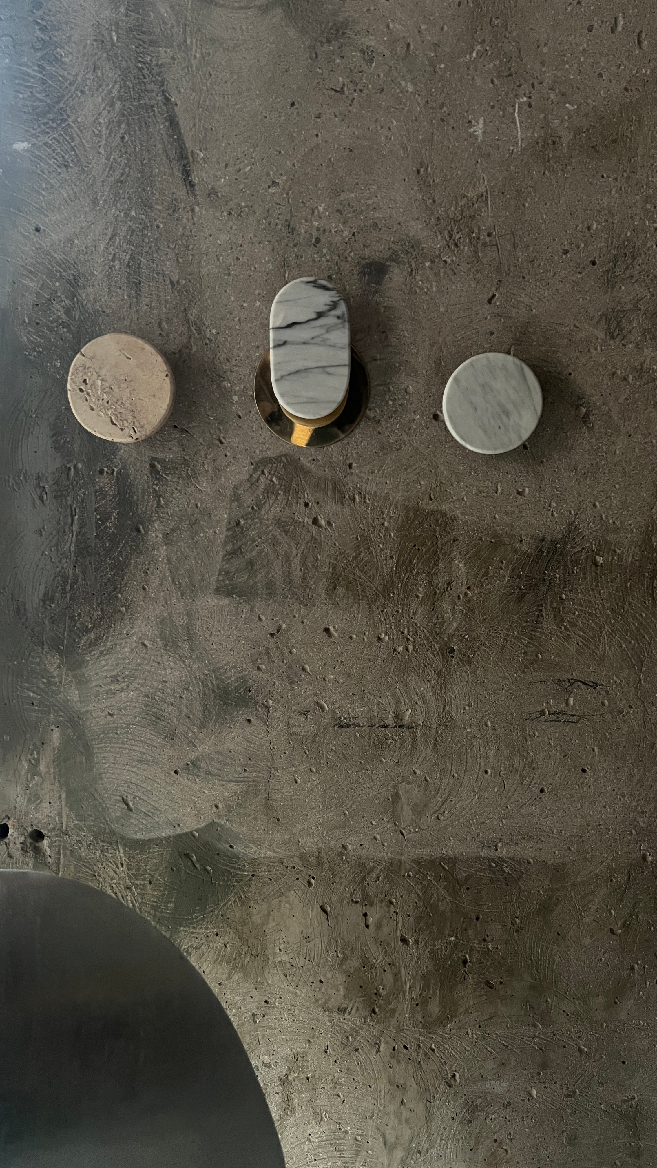 Perchero Mármol Carrara Redondo