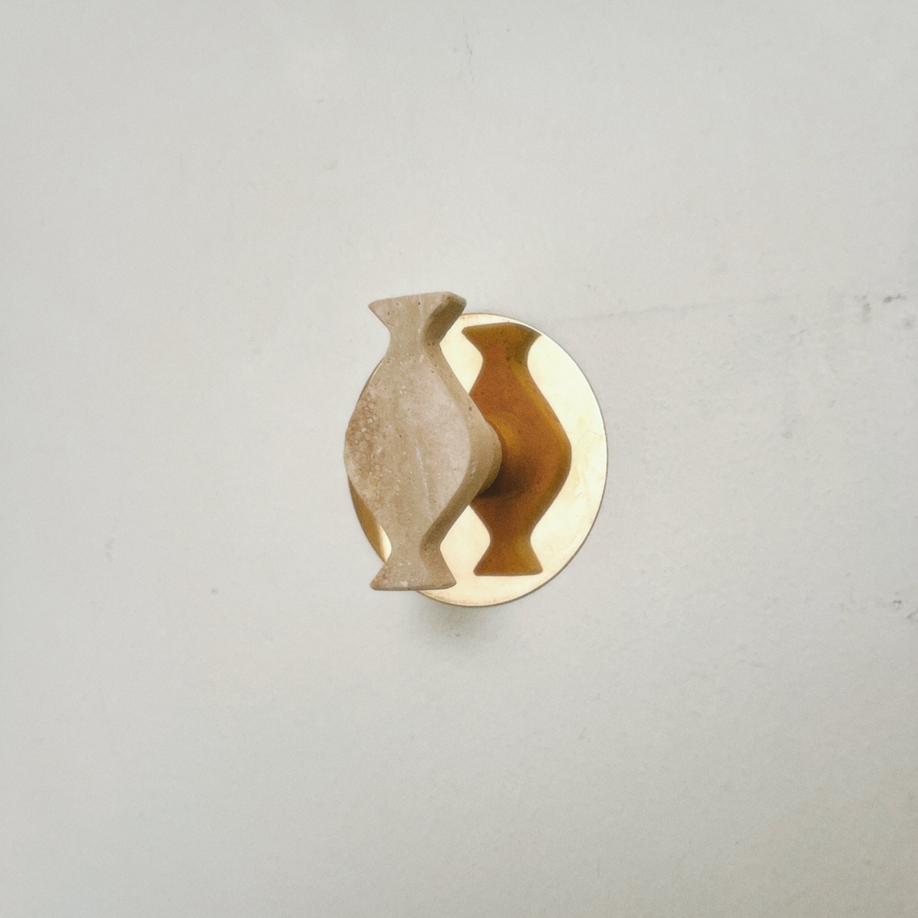 Perchero Alma + Bronce Travertino